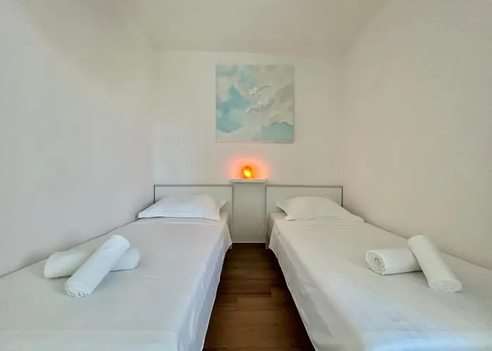 アパート Palma ロヴラン